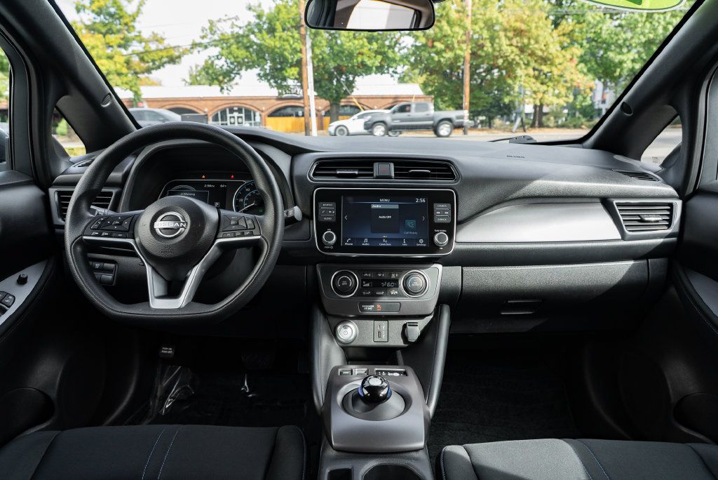 Used 2025 Nissan Leaf S FWD image 9