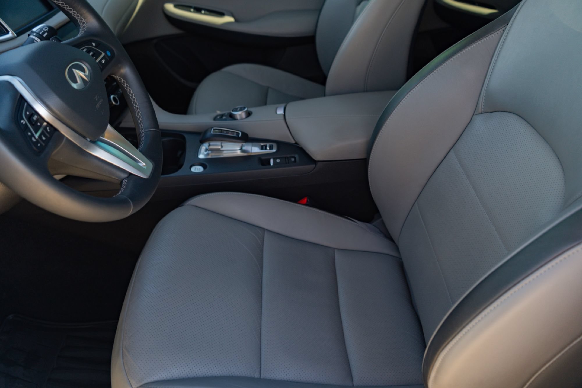 Certified 2025 INFINITI QX50 Luxe AWD/4WD image 9