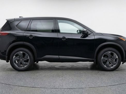 Used 2025 Nissan Rogue SV FWD image 11