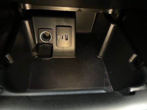 Used 2025 Ford Explorer Active w/ Active Comfort Package image 55