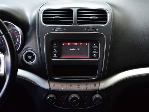 Used 2020 Dodge Journey SE w/ SE Popular Equipment Group FWD image 33