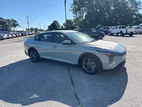 Used 2025 Kia K4 FWD image 12