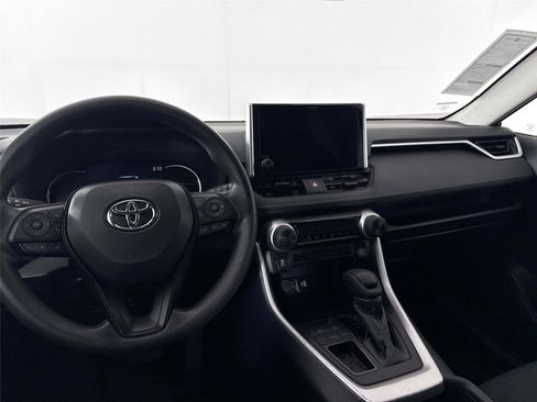 Certified 2025 Toyota RAV4 LE FWD image 29