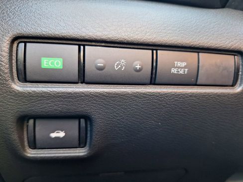 Certified 2025 Nissan Sentra SV image 11