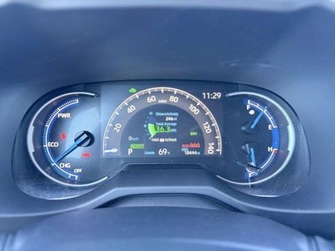 Used 2025 Toyota RAV4 XLE image 11