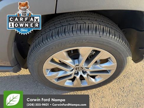 Used 2022 Toyota RAV4 XLE Premium image 9