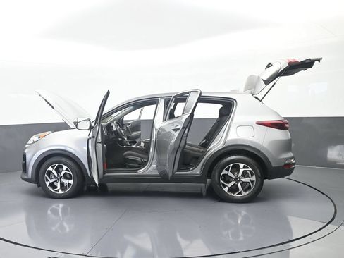 Used 2022 Kia Sportage LX FWD image 3