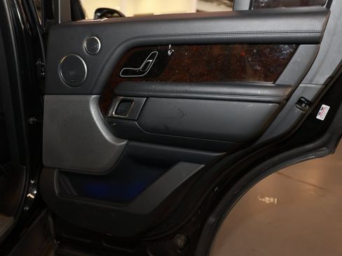 Used 2019 Land Rover Range Rover HSE image 19