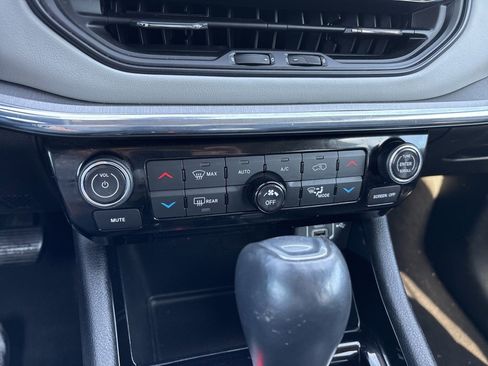 Used 2022 Jeep Compass Limited w/ Elite Group image 19