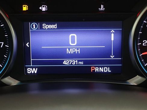 Used 2022 Chevrolet Equinox RS w/ LPO, Floor Liner Package image 21