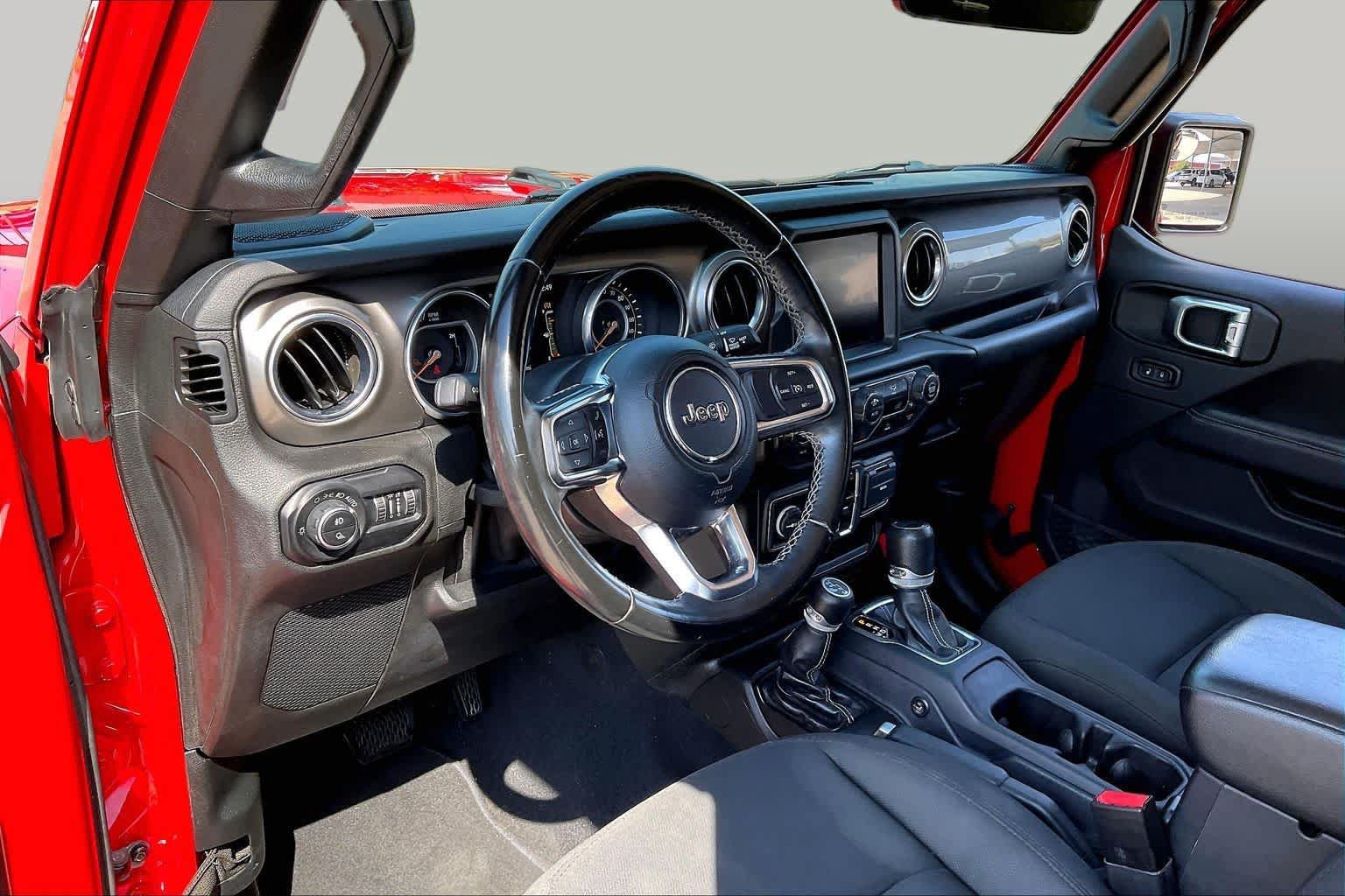 Used 2020 Jeep Gladiator Overland AWD/4WD image 17