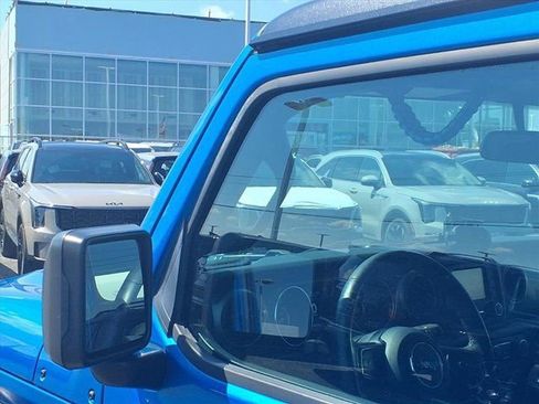 Used 2020 Jeep Gladiator Sport w/ Quick Order Package 24S image 23