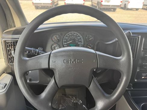Used 2007 GMC Savana 3500 Extended Passenger w/ LT Preferred Equipment Group RWD image 30