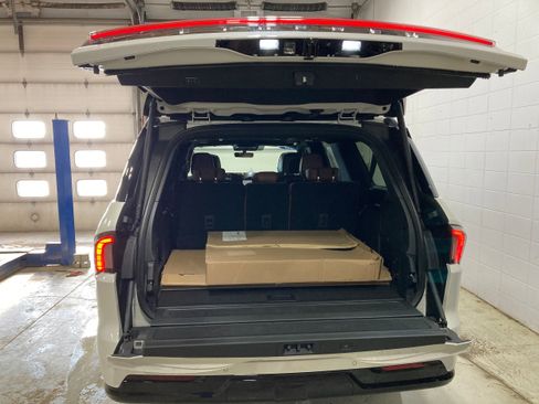 Used 2026 Lincoln Navigator L Reserve AWD/4WD image 15