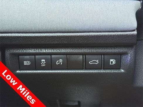 Used 2025 Toyota Camry LE image 30