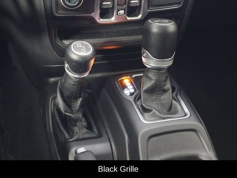 Used 2022 Jeep Wrangler Unlimited Sport AWD/4WD image 25