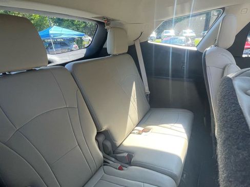 Used 2018 Buick Enclave Essence w/ Trailering Package AWD/4WD image 28