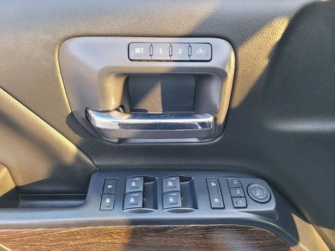 Used 2018 GMC Sierra 1500 Denali w/ Denali Ultimate Package AWD/4WD image 17