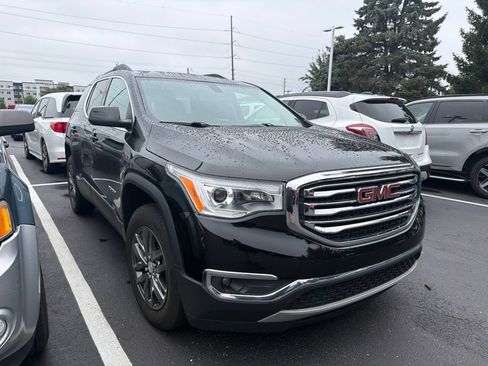 Used 2017 GMC Acadia SLT w/ LPO, Cargo Package FWD image 4