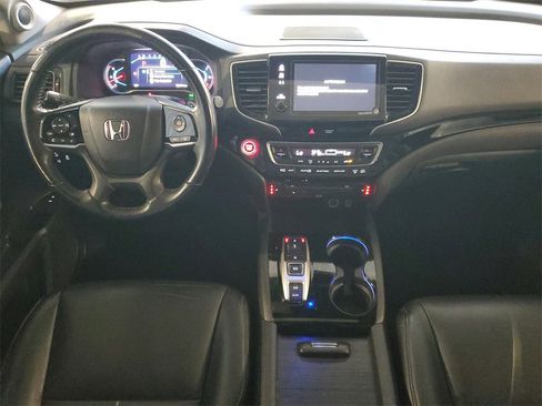 Used 2020 Honda Pilot Touring image 9
