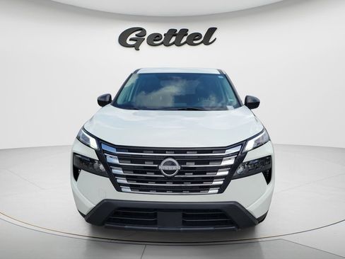 Used 2024 Nissan Rogue S FWD image 2