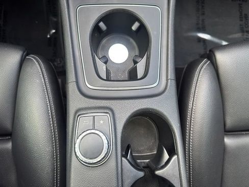 Used 2019 Mercedes-Benz GLA 250 4MATIC image 23