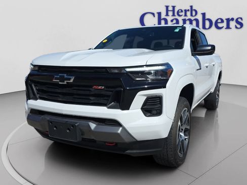 Used 2023 Chevrolet Colorado Z71 w/ Z71 Convenience Package 2 image 8