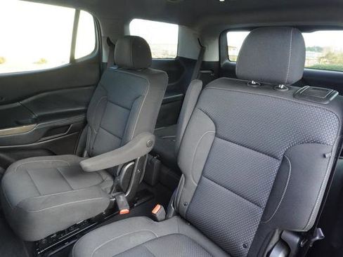 Used 2023 GMC Acadia SLE w/ Driver Convenience Package image 25