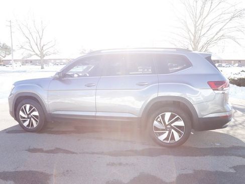 Used 2024 Volkswagen Atlas SE image 11