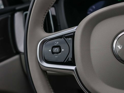 New 2026 Volvo XC60 B5 Ultra w/ Protection Package Premier image 37