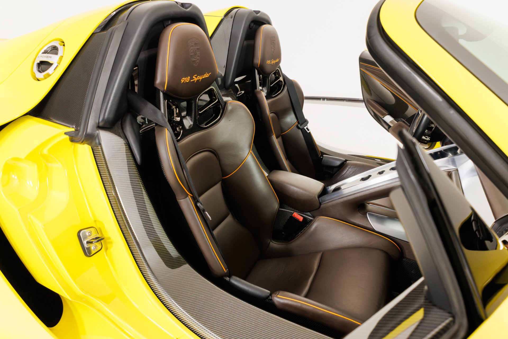 Used 2015 Porsche 918 Spyder AWD/4WD image 34