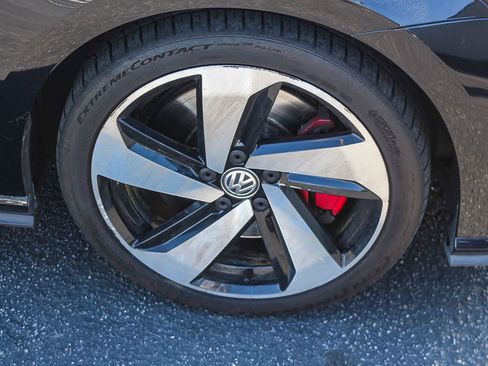 Used 2018 Volkswagen GTI SE image 13