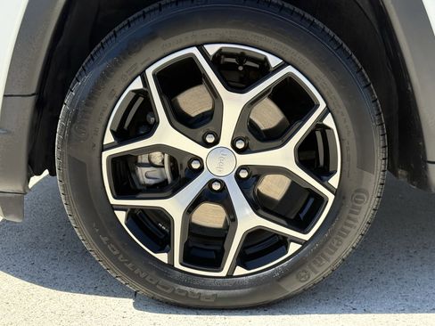 Used 2024 Jeep Compass Limited image 12