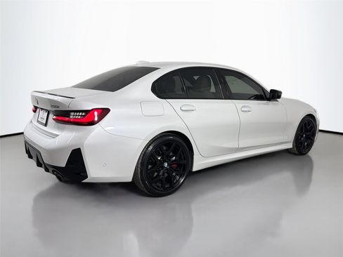 Used 2026 BMW 330i Sedan w/ M Sport Package RWD image 5