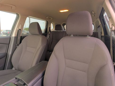 Used 2024 Nissan Rogue S image 27