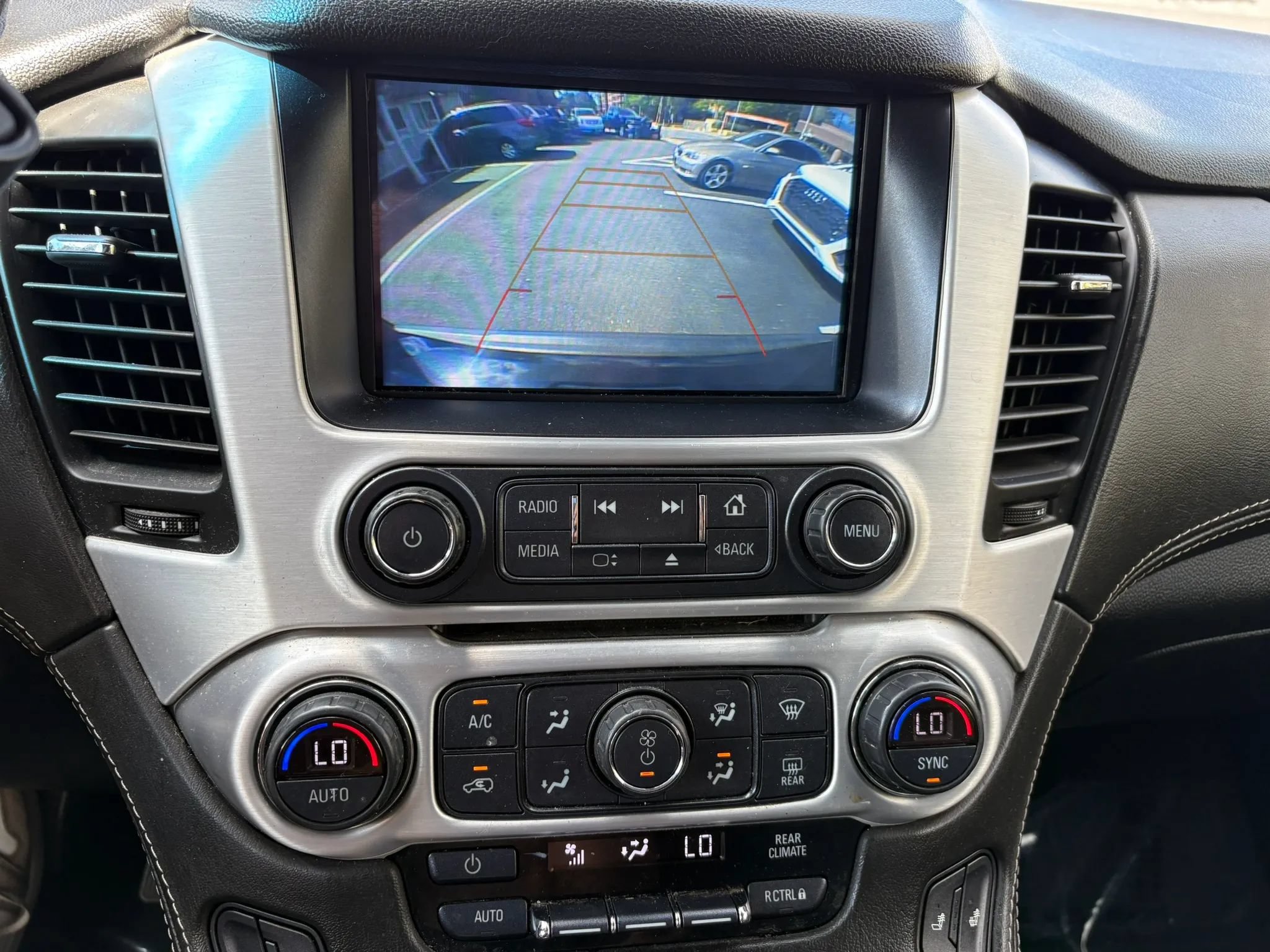 Used 2019 GMC Yukon XL SLT w/ HD Trailering Package AWD/4WD image 24