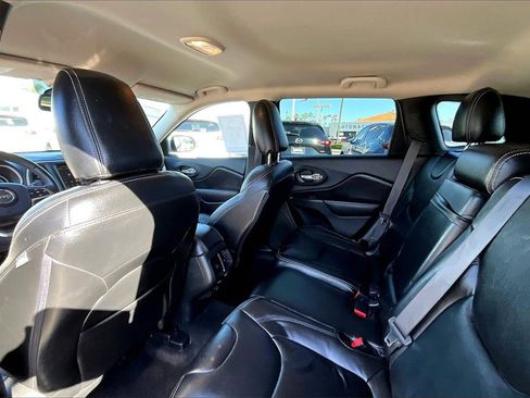 Used 2016 Jeep Cherokee Latitude image 16