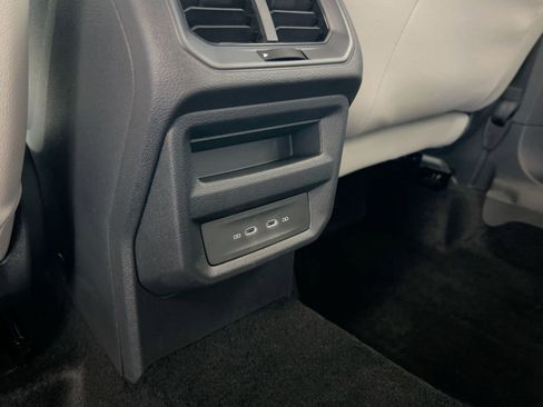 New 2026 Volkswagen Taos SE image 29