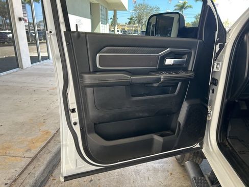 Used 2025 RAM 3500 Big Horn AWD/4WD image 39