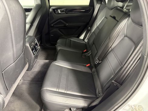 Certified 2023 Porsche Cayenne Coupe AWD/4WD image 15