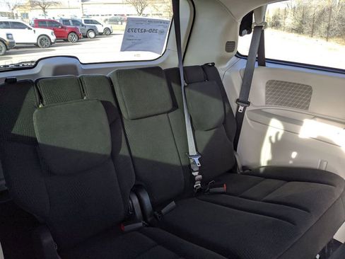 Used 2016 Dodge Grand Caravan SE w/ Quick Order Package 29E SE image 19