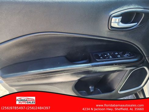 Used 2019 Jeep Compass Limited AWD/4WD image 10