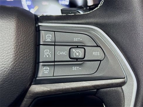 New 2025 Jeep Grand Cherokee Limited w/ Luxury Tech Group II image 29