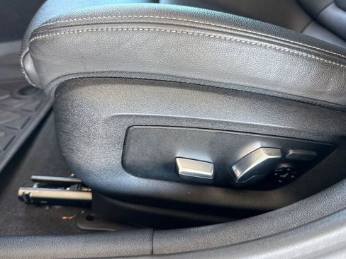 Used 2023 BMW 530e xDrive image 19