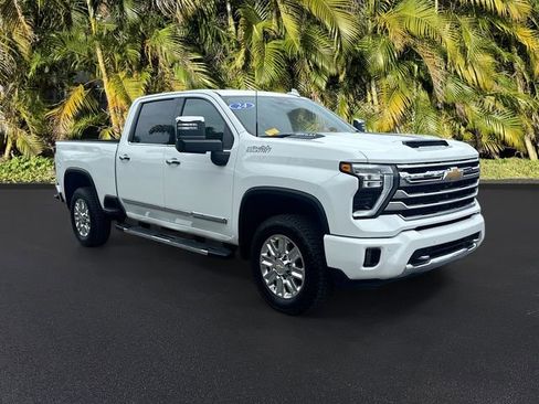 Used 2024 Chevrolet Silverado 2500 High Country AWD/4WD image 2