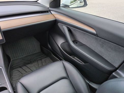 Used 2022 Tesla Model 3 Long Range AWD/4WD image 15