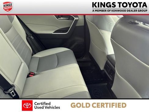 Used 2023 Toyota RAV4 XLE Premium FWD image 9