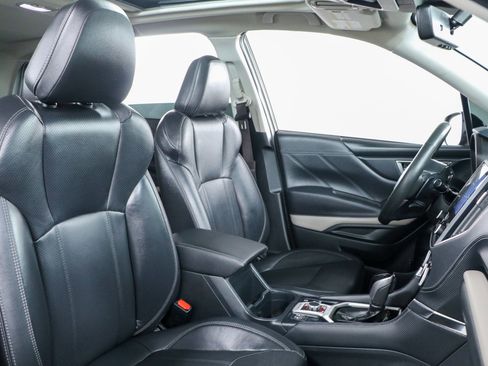 Used 2024 Subaru Forester Limited w/ Convenience Package image 27