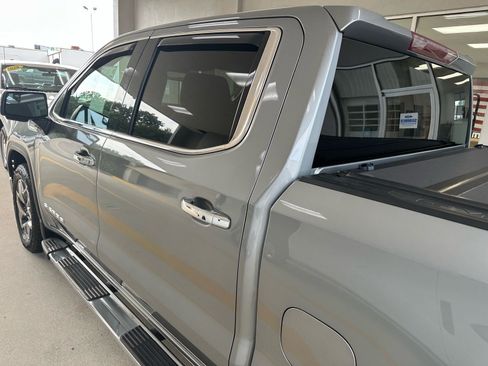 Used 2023 GMC Sierra 1500 SLT w/ SLT Premium Package AWD/4WD image 13