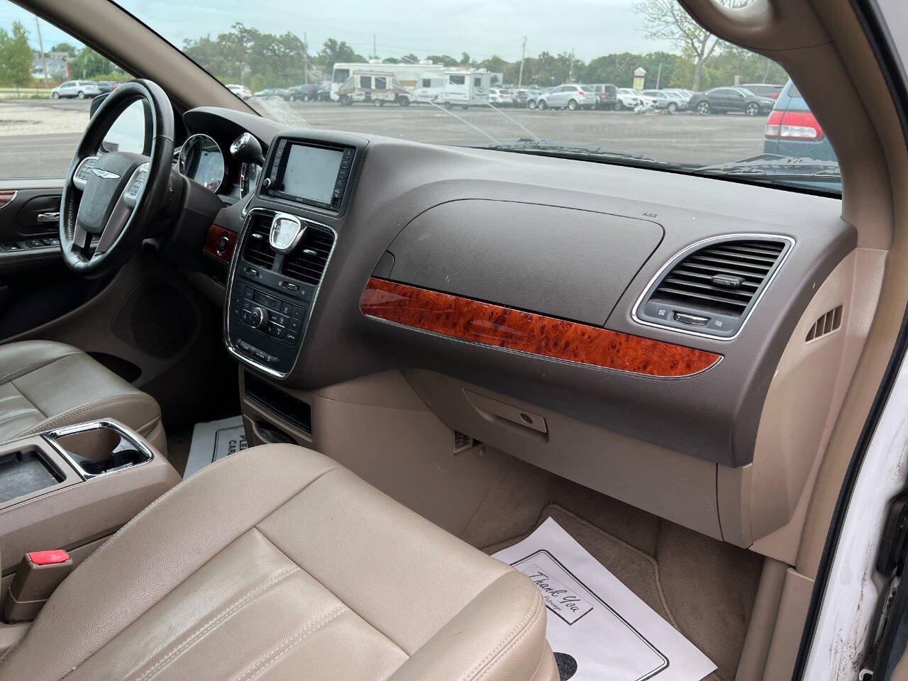 Used 2015 Chrysler Town & Country Touring w/ Driver Convenience Group FWD image 9